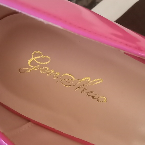 Shoes - Picture 5 of 9